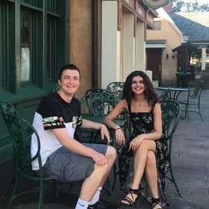 Meet your Posher, Sage